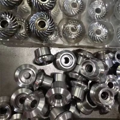 Equipo de engranaje de biselado en espiral con equipo industrial de módulo pequeño de alta precisión