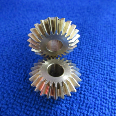 Las piezas de micro mecanizado de alta precisión de pequeño diámetro duraderas de latón CNC con dientes curvos